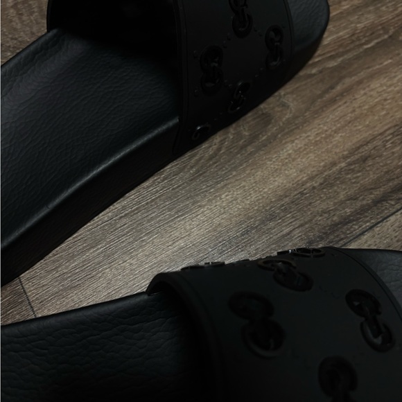 Black Gucci Slides - Picture 7 of 8